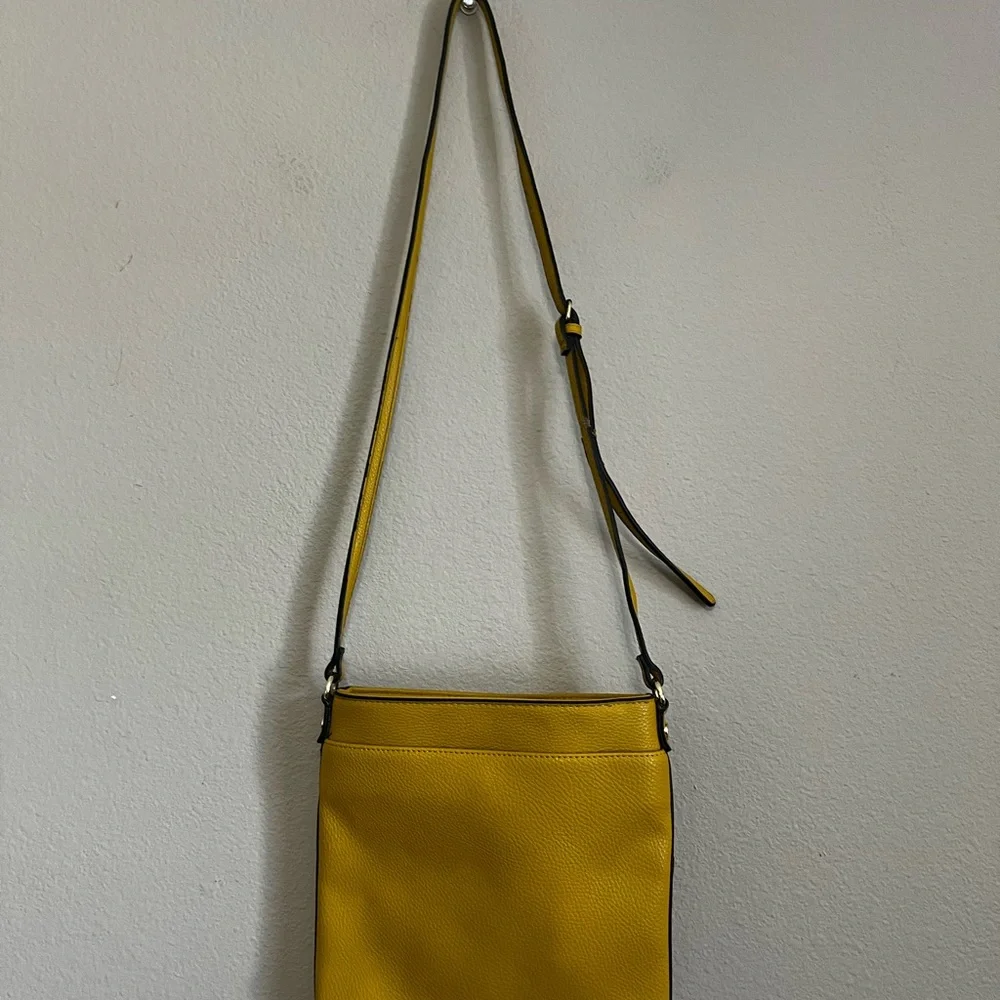 Steve Madden mustard yellow pebbled faux leather‎ crossbody bag minimalist